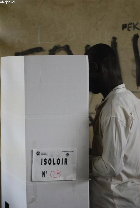 Cote d`Ivoire : bureaux de vote fermés